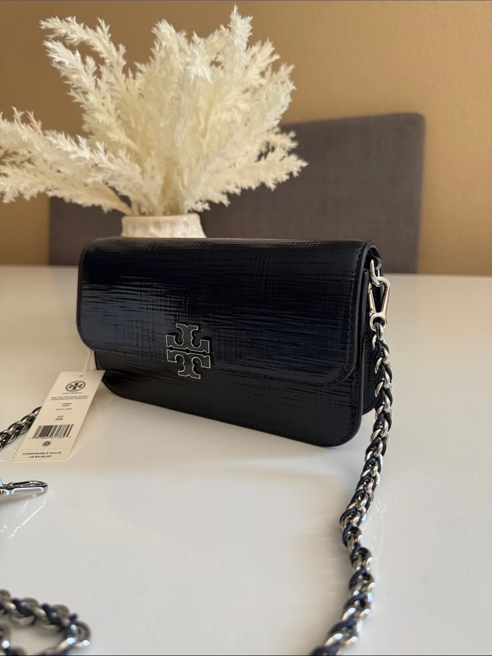 NWT , TORY BURCH BRITTEN TEXTURED PATENT CHAIN WALLET W. WRISTLET NAVY